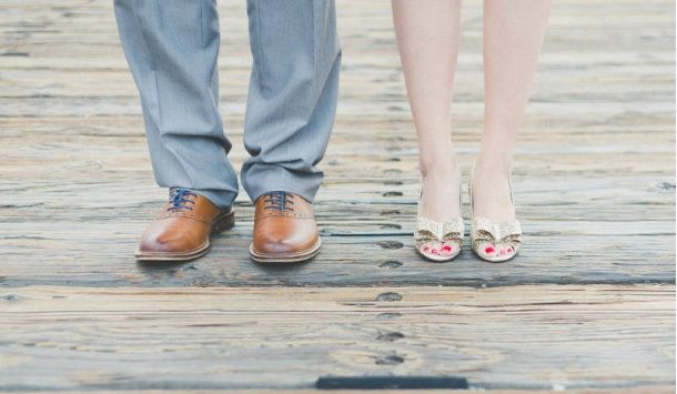 Las mujeres preocupadas por la audición